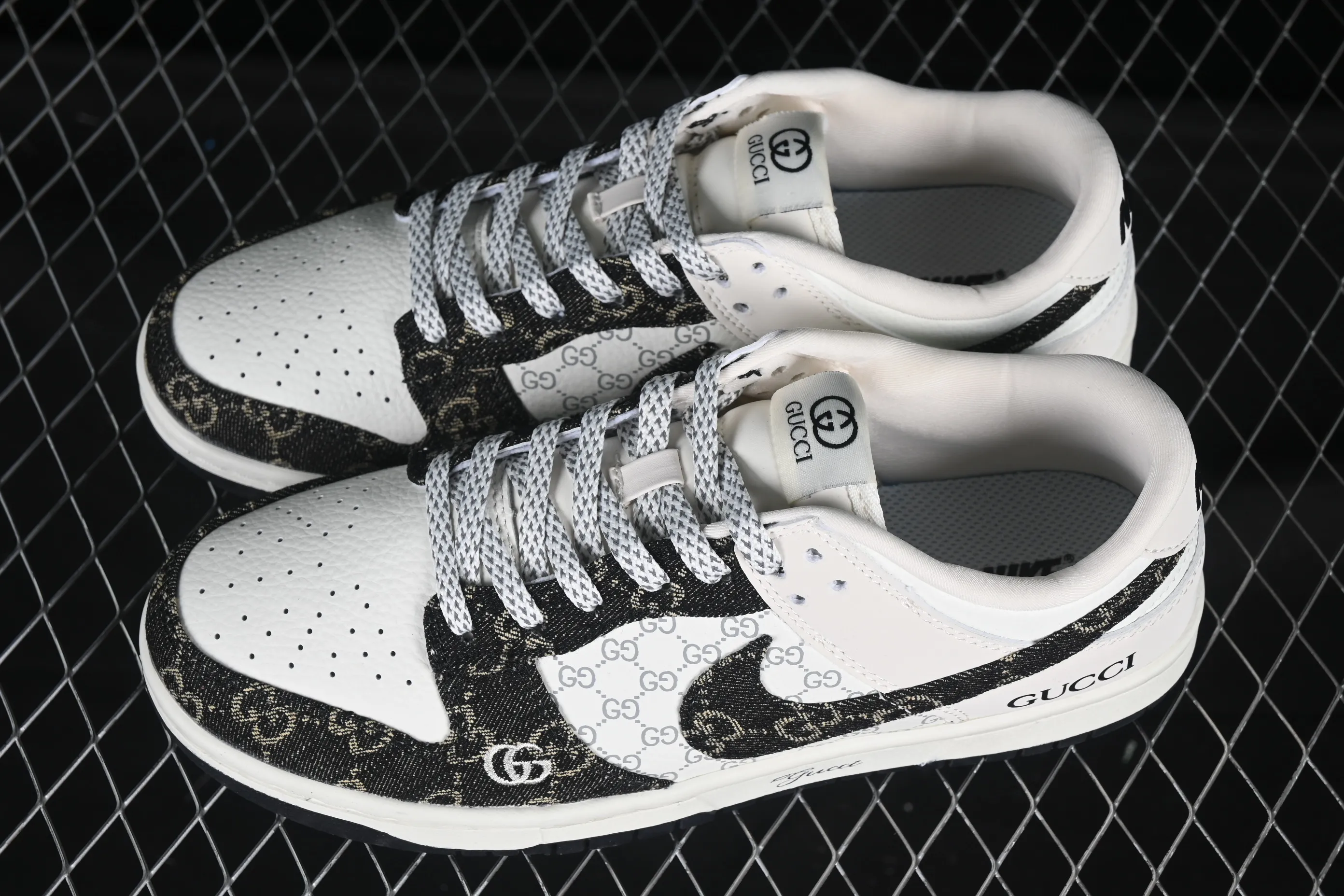 All categories Nk SB Dunk Series Nk SB Dunk Low High-end customized low-top sneakers Nike SB Dunk Low Gucci co-branded black denim Anniversary high-end customized low-top casual sneakers CH8311-286